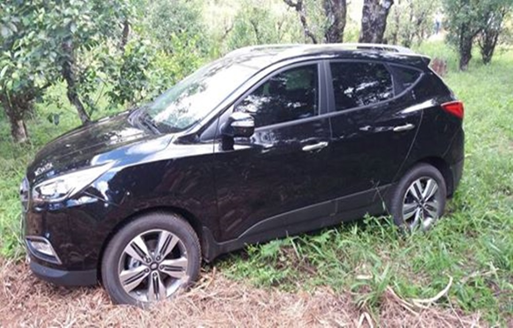 Ir para  <p><big>O ve&iacute;culo utilizado no assalto a um escrit&oacute;rio de contabilidade na tarde desta quinta-feira, uma caminhonete IX 35 de cor preta e placas IWM 3661, de Lajeado, foi localizado logo ap&oacute;s a...
